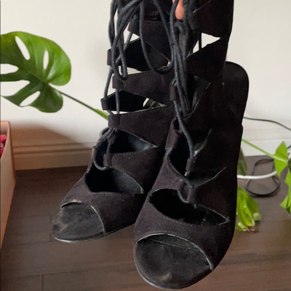 Chinese Laundry Lace Up Heel - Picture 4 of 8